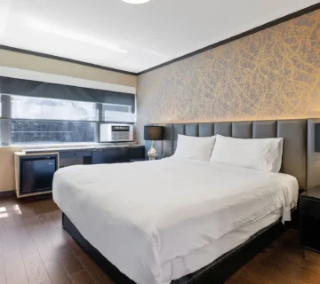 Double Bed suite Hudson Yards Hotel - bedroom